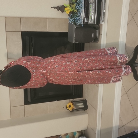 Dress - Picture 3 of 6